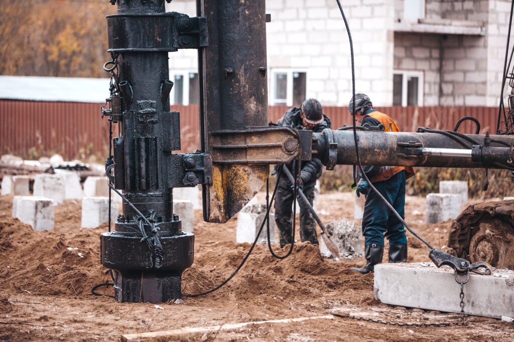 Building a house, clogging piles